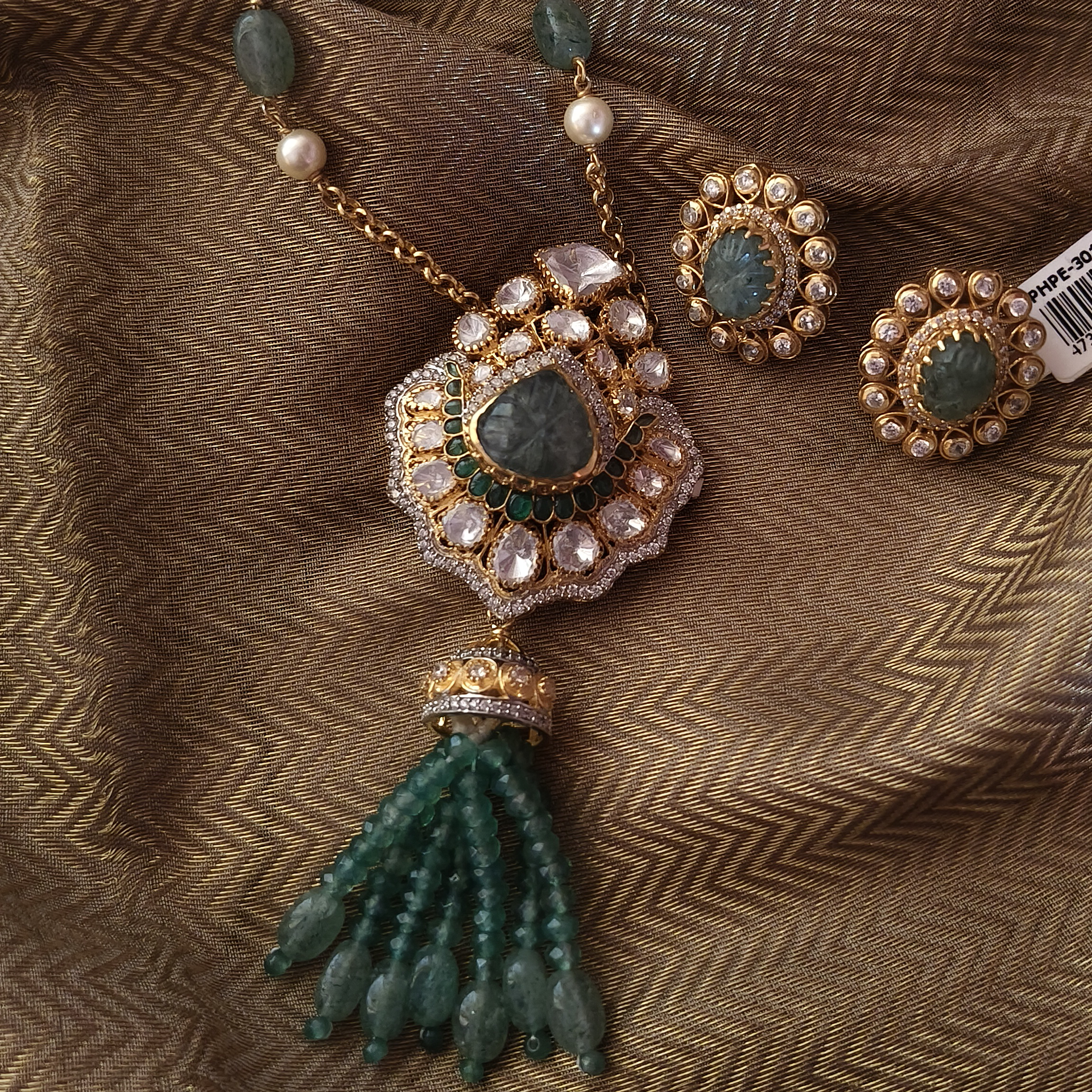 Nayaab Contemporary Necklace